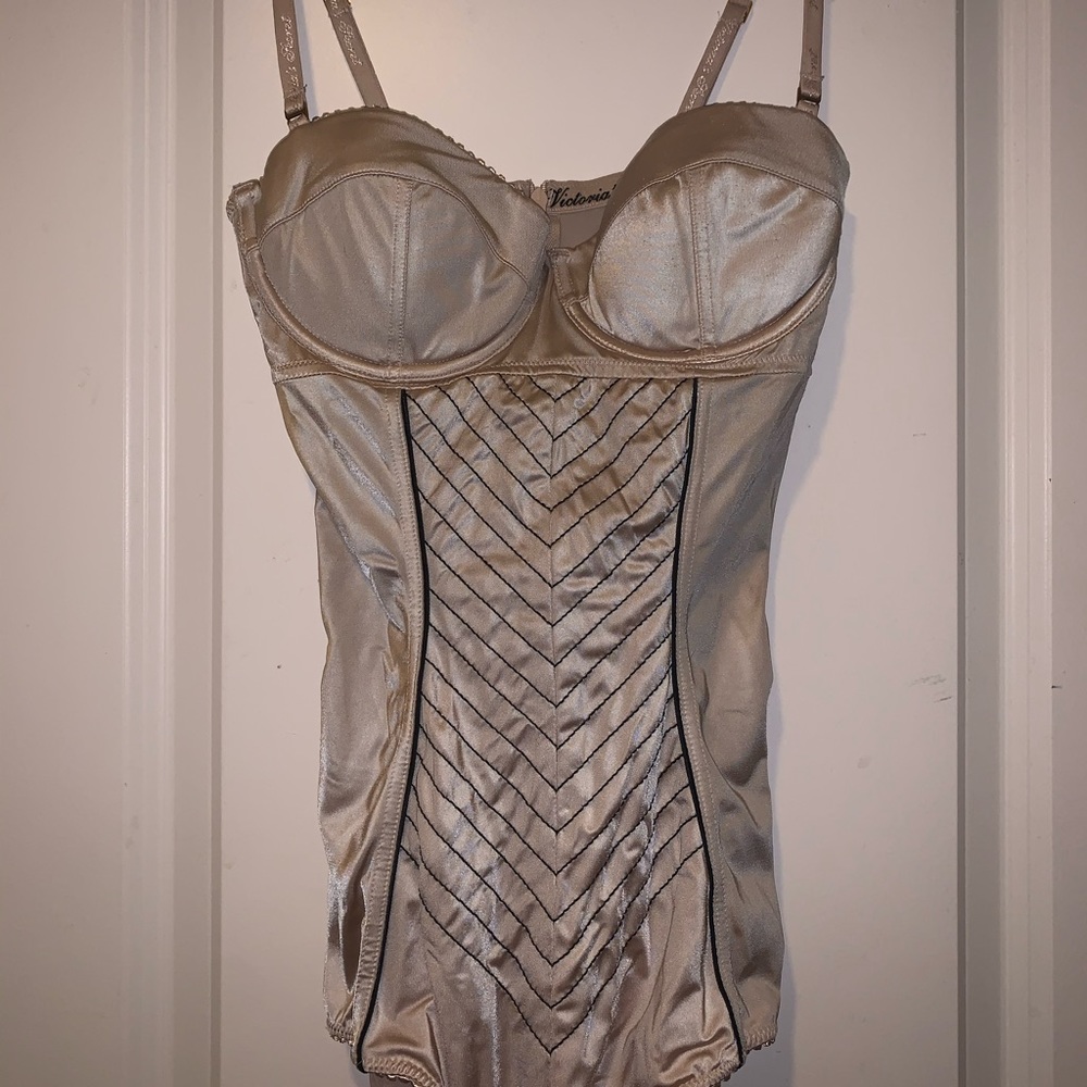 Victoria’s Secret classic boning corset